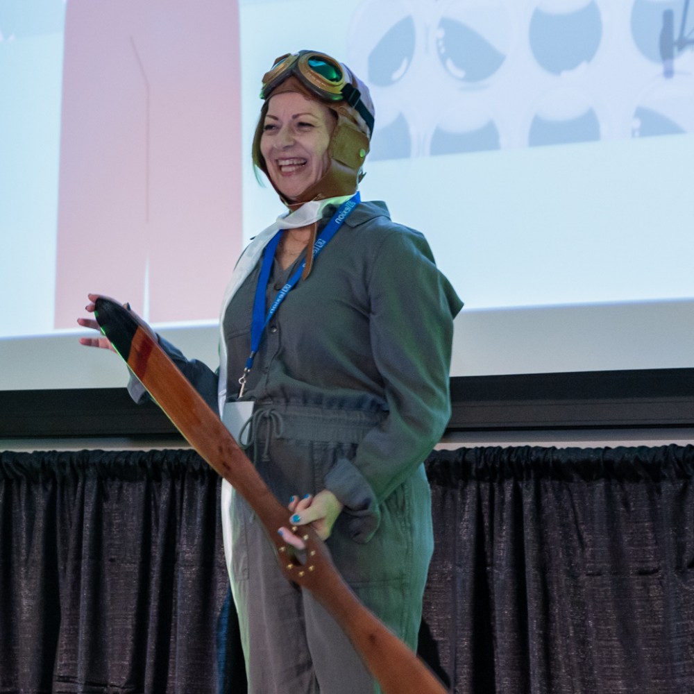 Scene from a past ContractsCon event (12)